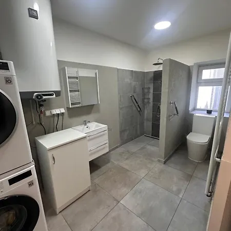 Villa Oaza Hrob